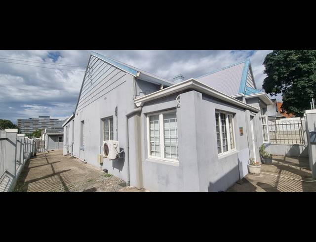 300M² OFFICE FOR SALE IN BEREA WEST